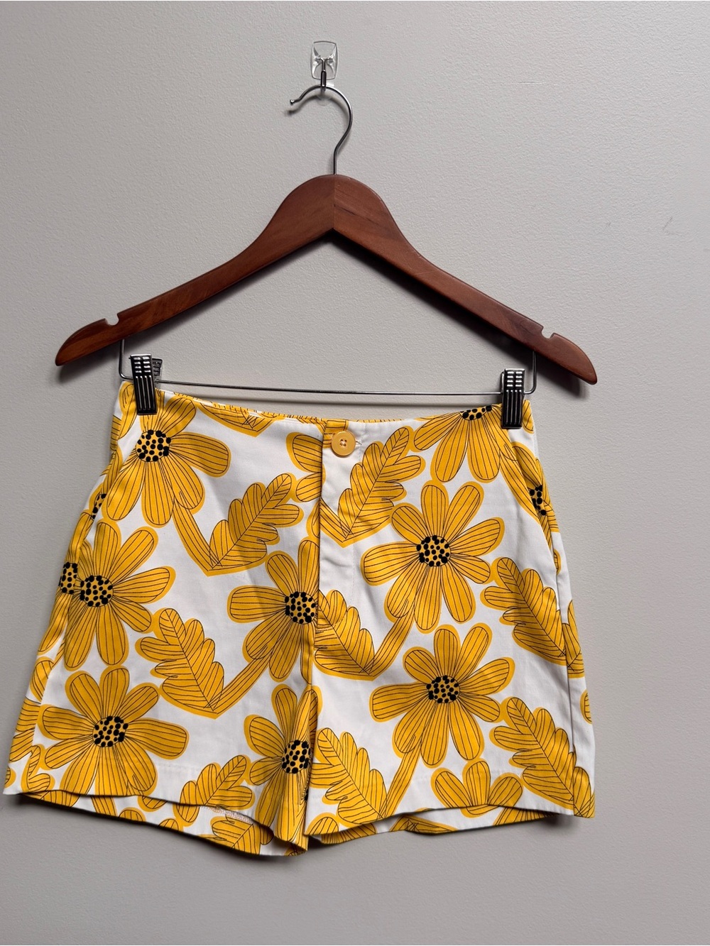Women's Yellow Floral Print Shorts 28”